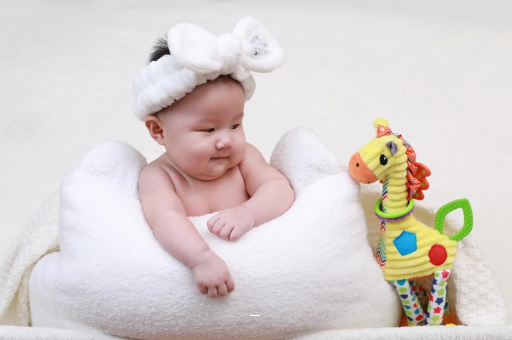 广州包生男孩的试管医院宝宝打嗝吐奶怎么回事